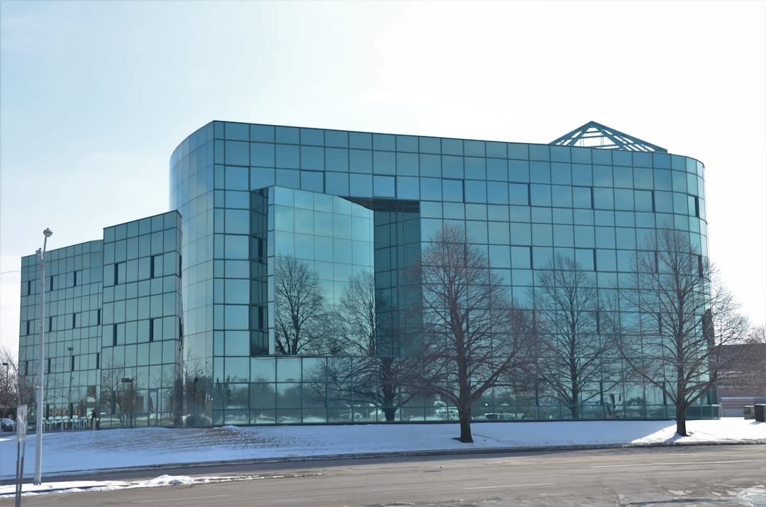 AXEL SPRINGER POISED TO ACQUIRE TELEGRAPH FOR £500M, ECLIPSING DAILY MAIL BID